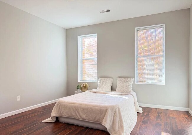Foto del edificio - 503 N Lakewood Ave