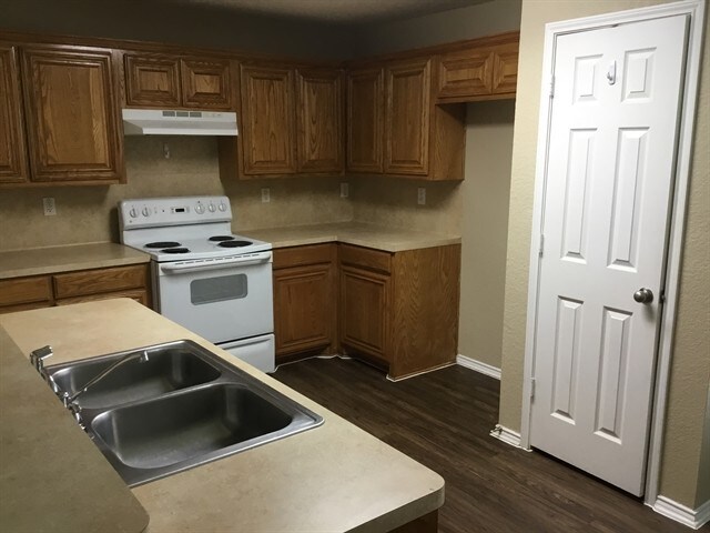 Foto del edificio - 6530 Ithaca Falls