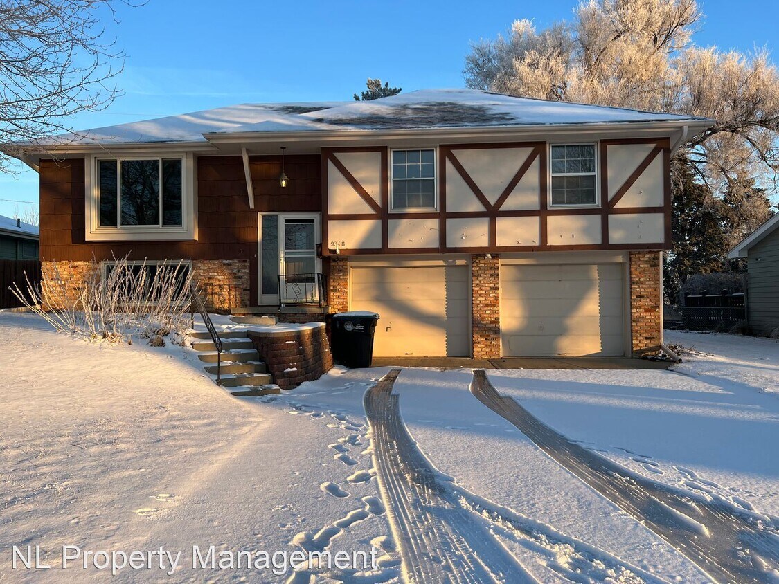 3 br, 1.5 bath House 9348 Corby St House Rental in Omaha, NE