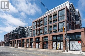 Building Photo - 858 Dupont St