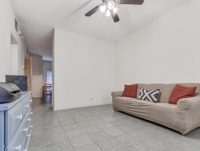 Foto del edificio - 2216 San Gabriel St