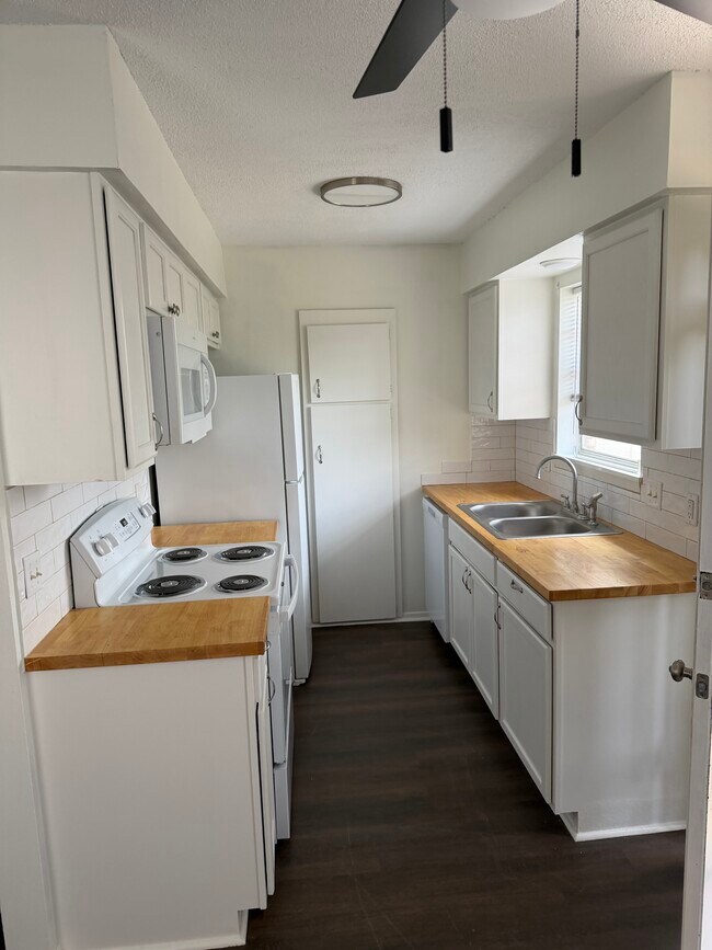 Foto principal - 7121 Richfield Dr