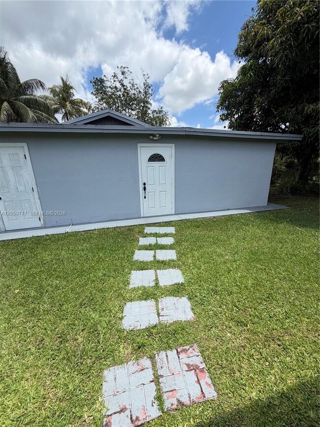 Foto del edificio - 4851 NW 192nd St