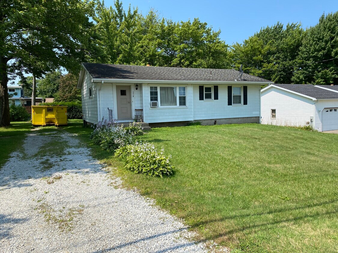 Primary Photo - 3918 Lancaster Rd