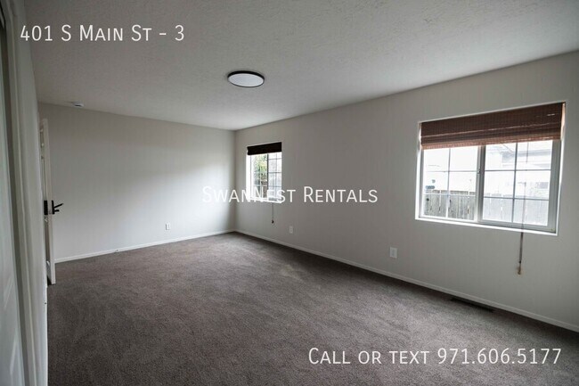 Building Photo - 401 S Main St