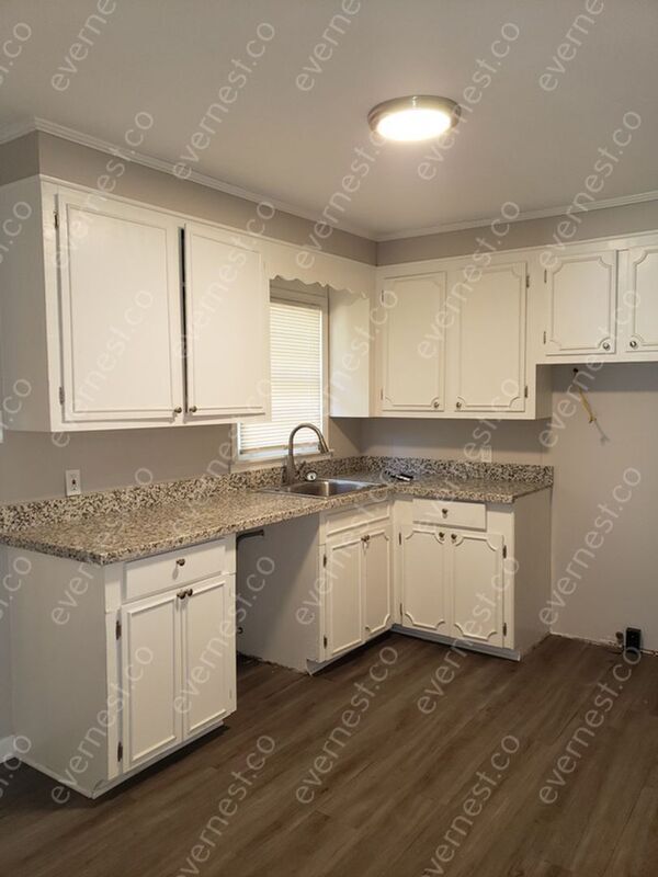 Foto del edificio - 114 Elcrest St