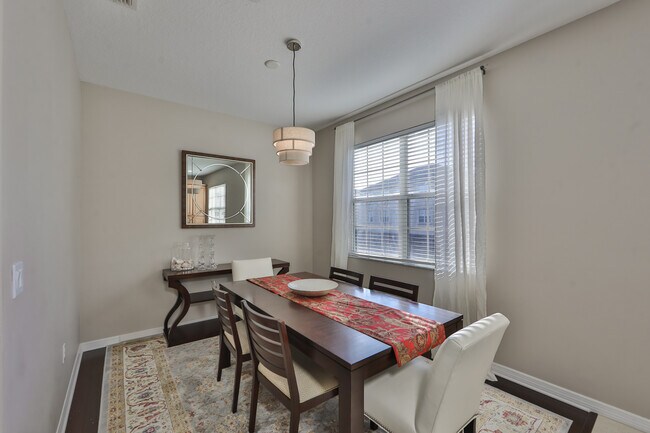 Foto del edificio - 10144 Arbor Run Dr