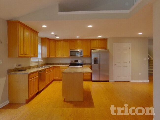 Building Photo - 2636 Danbury Cir