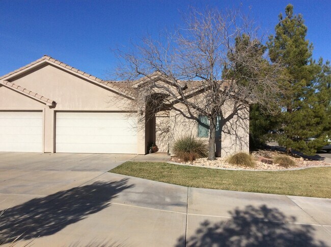 Building Photo - Townhome in Grand Legacy