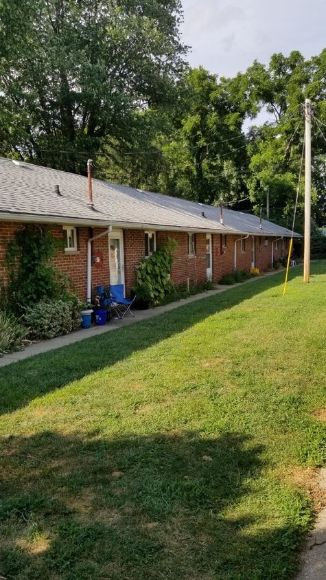 Primary Photo - 102 Corwin Dr