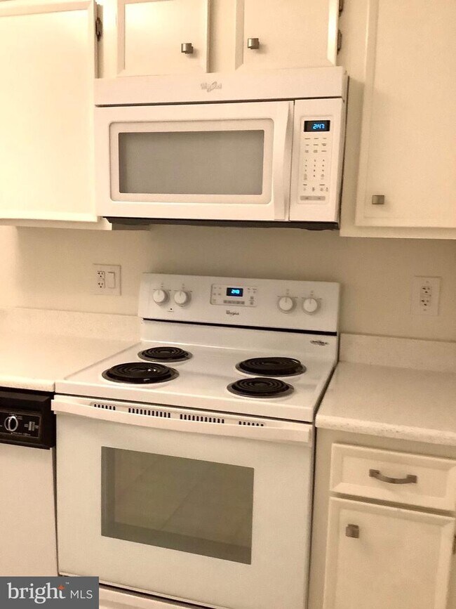 Foto del edificio - 5904 Mt Eagle Dr