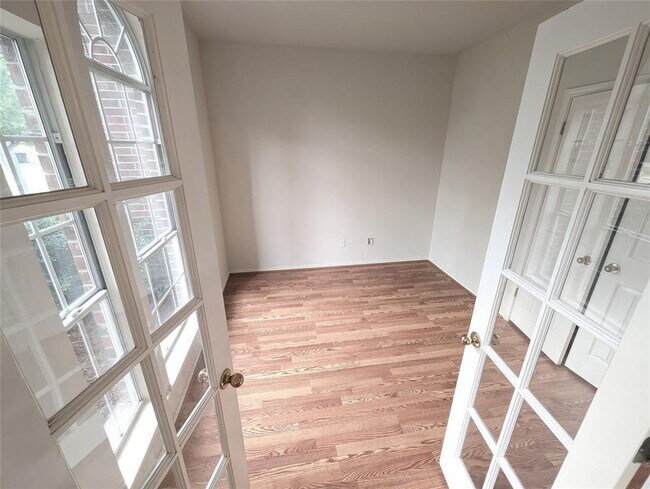 Foto del edificio - 303 N Carriage Hills Dr