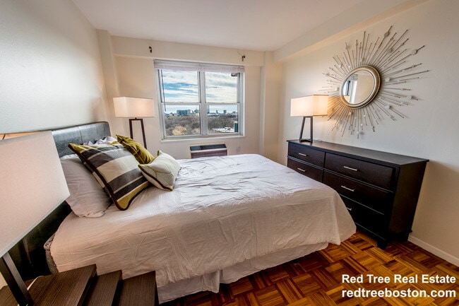 Building Photo - 185 Freeman St