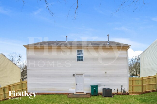 Building Photo - 5840 Sir Knight Cir