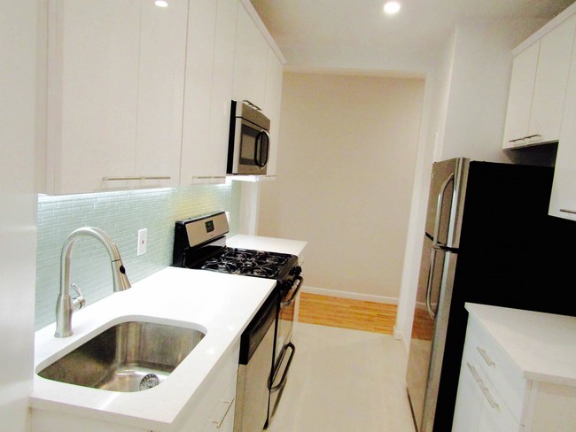 Building Photo - 274 W 140th St