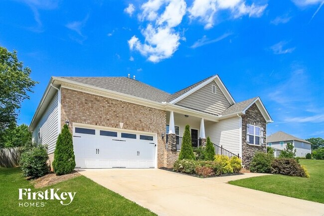 Building Photo - 3173 Knoll Ridge Dr