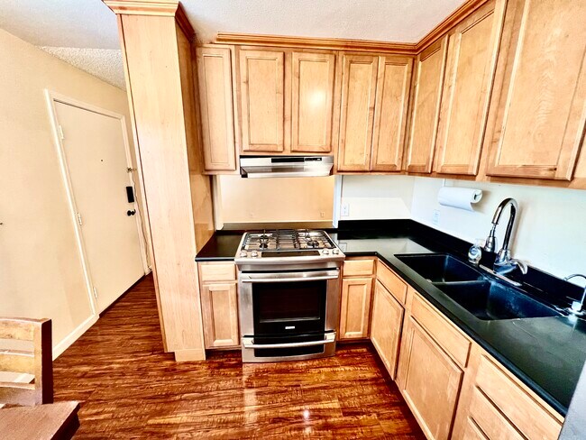 Foto del edificio - 500 Glenwood Cir