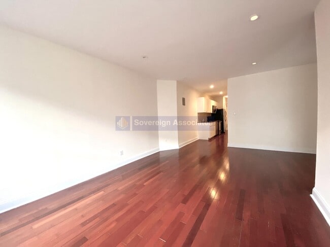 Building Photo - 20 Magaw Pl