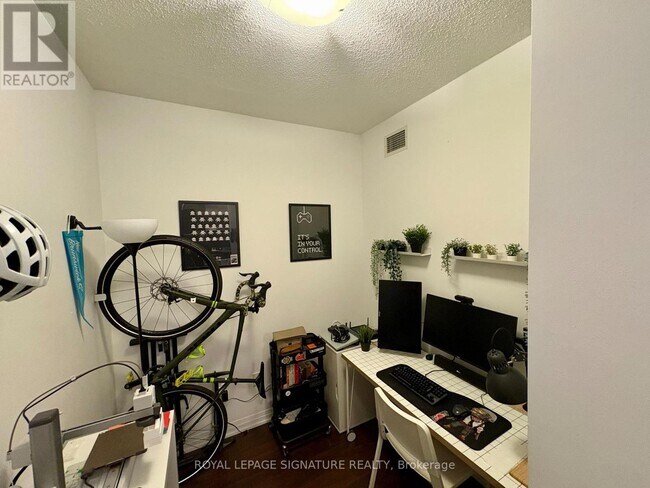 Building Photo - 25 Cole St