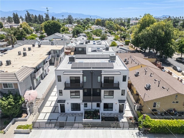 Foto del edificio - 6700 Kester Ave