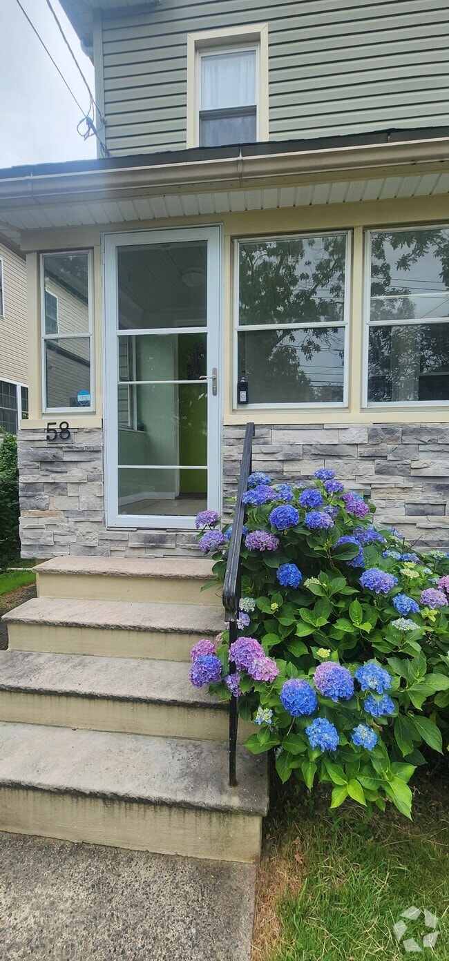 Building Photo - 58 Laurel Ave