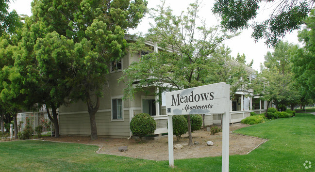 Foto del edificio - The Meadows Apartments