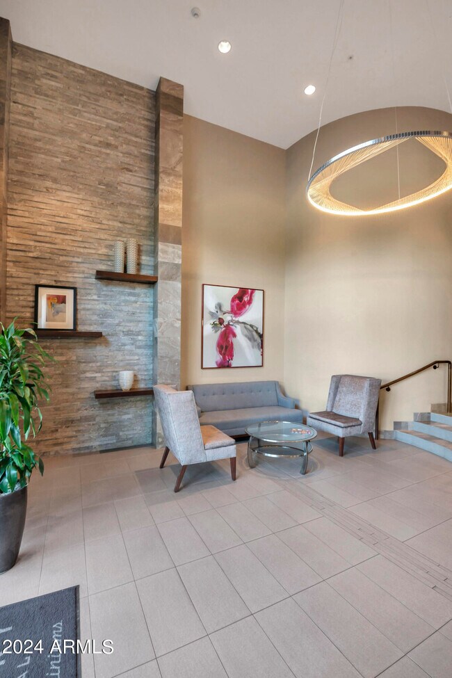Foto del edificio - 17 W Vernon Avenue Unit 605