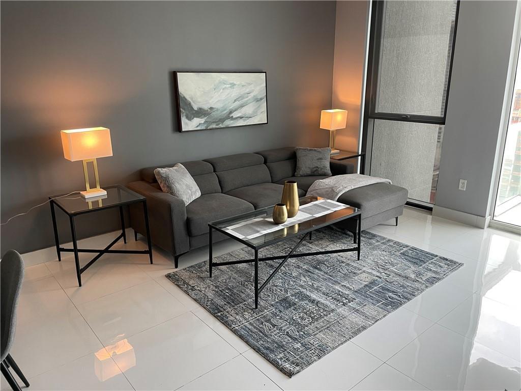 Foto principal - 244 Biscayne Blvd
