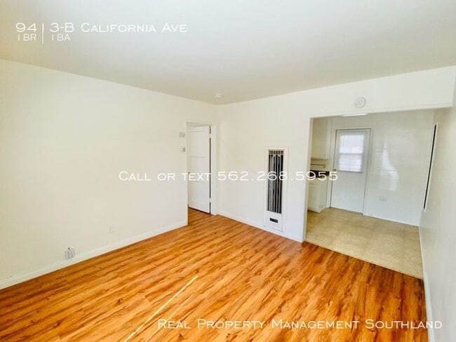 Building Photo - 9413 California Ave