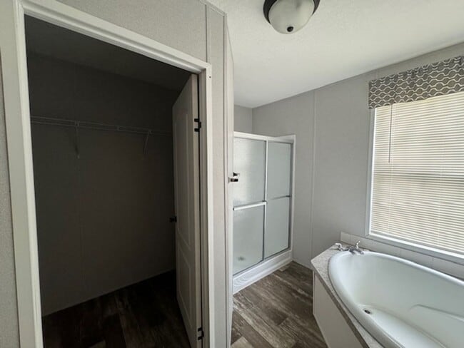 Building Photo - Beautiful 3/2 Mobile Home w/ Lawn Maintenance Included