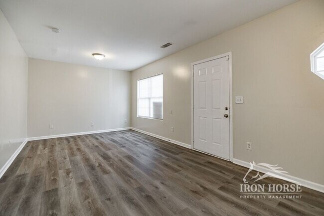 Building Photo - 634 Mill Stone Bluff