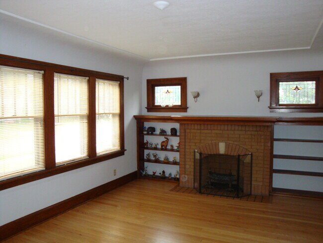 Living Room View 2 - 6627 W Revere Pl