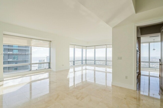 Foto del edificio - 1425 Brickell Ave