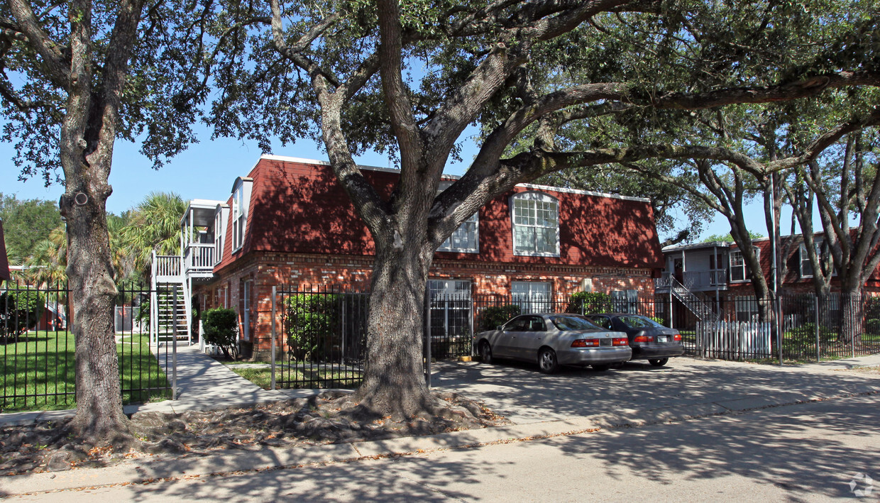 Foto principal - Louisburg Square Apartments