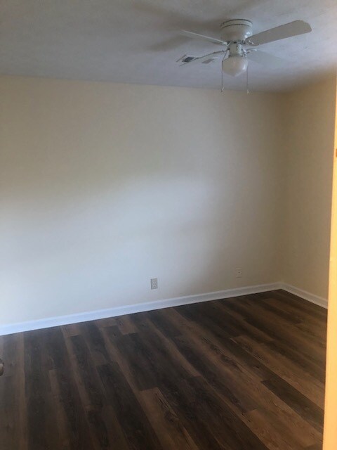 Foto del edificio - 5012 Leeshire Trail