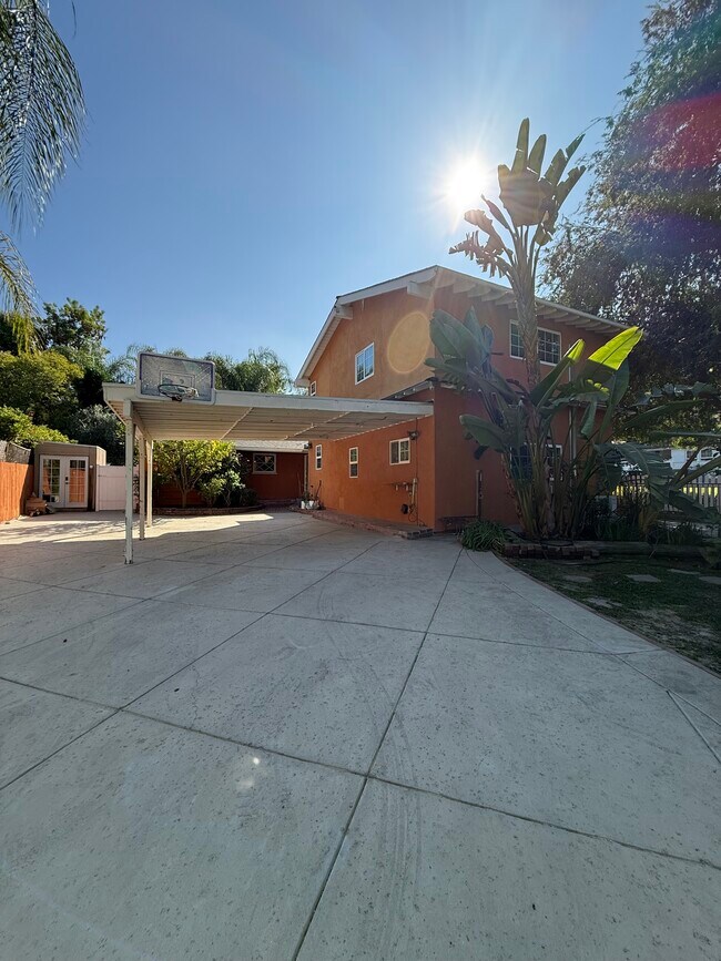 Foto del edificio - 20934 De Mina St