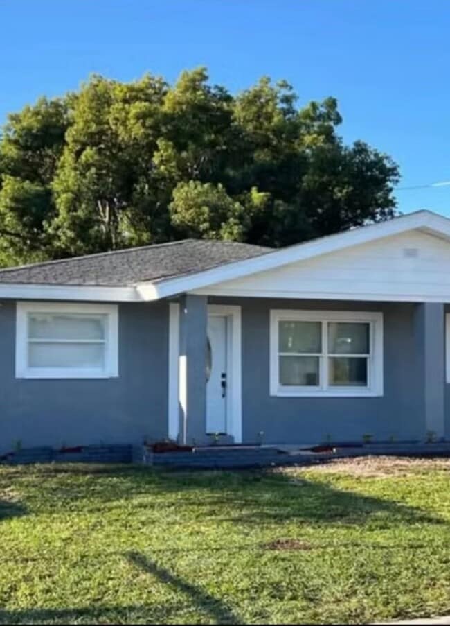 Building Photo - 590 Ave H SE