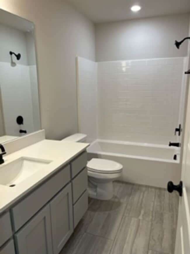 Building Photo - Beautiful New Home!