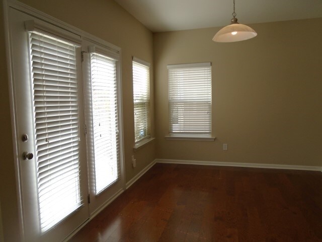 Foto del edificio - 211 Brookhaven Ct
