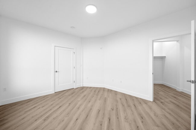 Building Photo - Baypark Bayonne