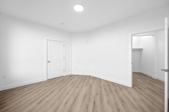 Building Photo - Baypark Bayonne