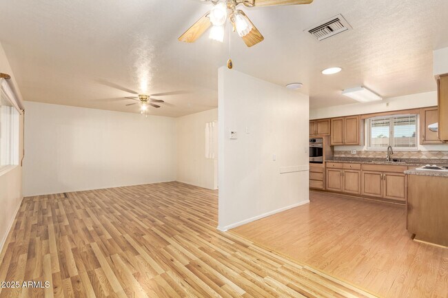 Foto del edificio - 6224 E Dallas St