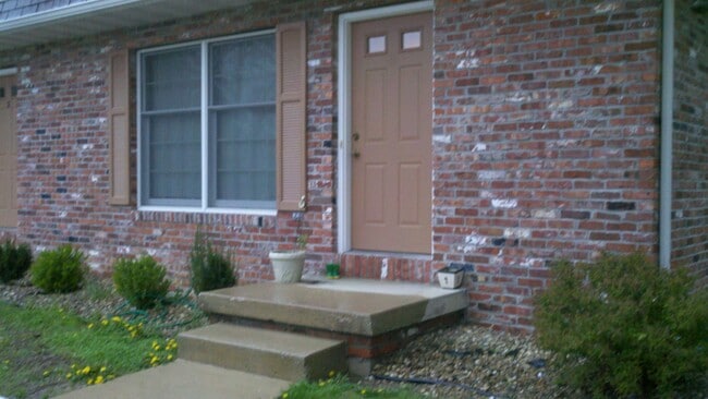 Building Photo - 823 E Franklin St