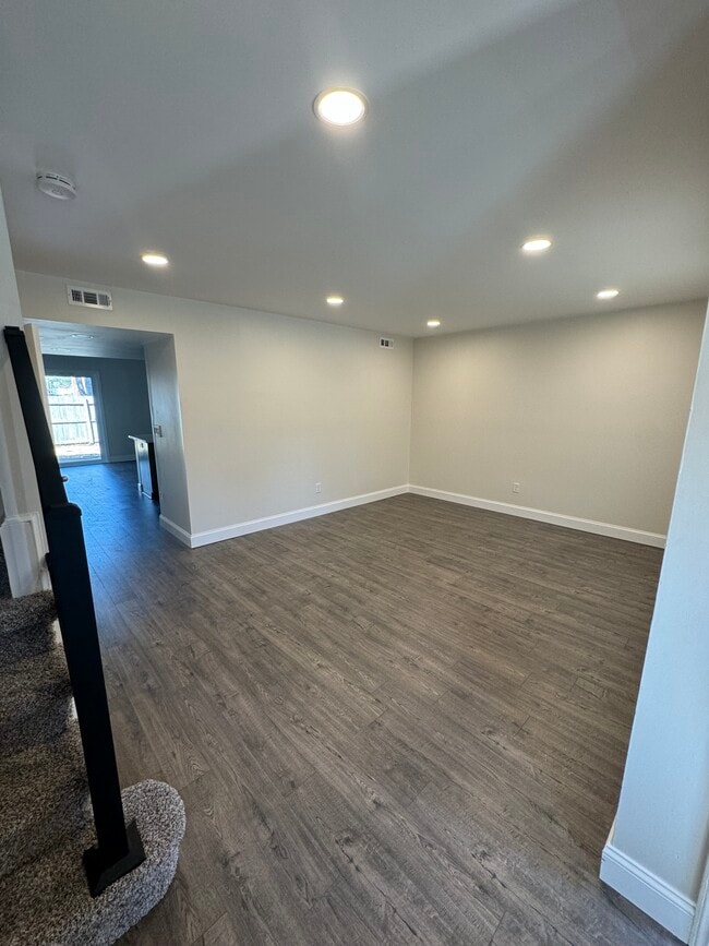 Front room - 376 Circuit Ln