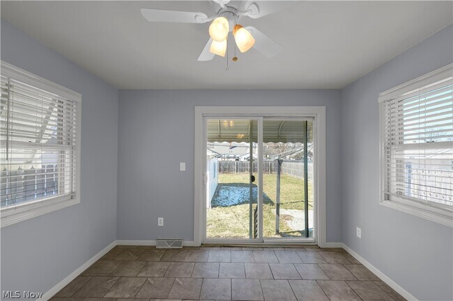 Building Photo - 434 Acacia Dr