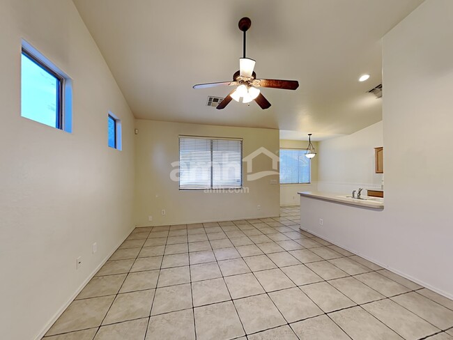 Foto del edificio - 12634 W Monterey Way