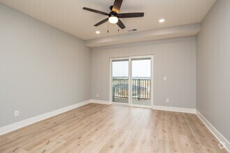 Interior Photo - Water's Edge at the Woodlands