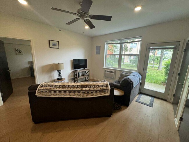 Foto del edificio - Village Solars