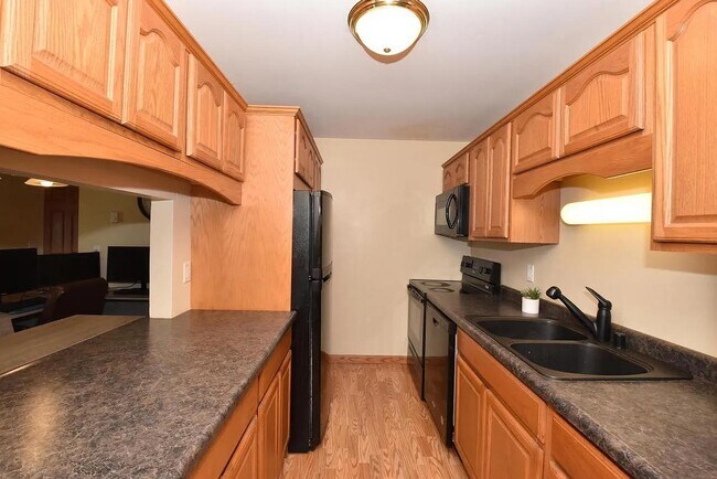 Foto del edificio - N114W17033 Armada Dr