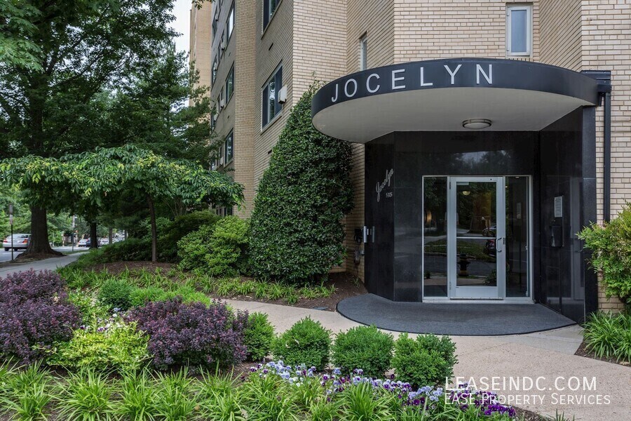 Foto principal - 5315 Connecticut Ave NW